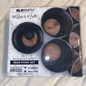 BLKSMITH Beer pong set includes 24 cups in four balls new in box